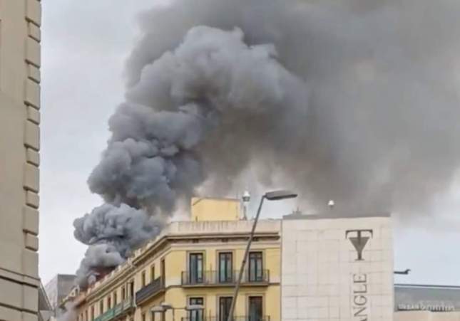 incendi plaça catalunya