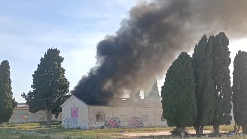 Arde una nave abandonada en Torre Pacheco sin causar heridos