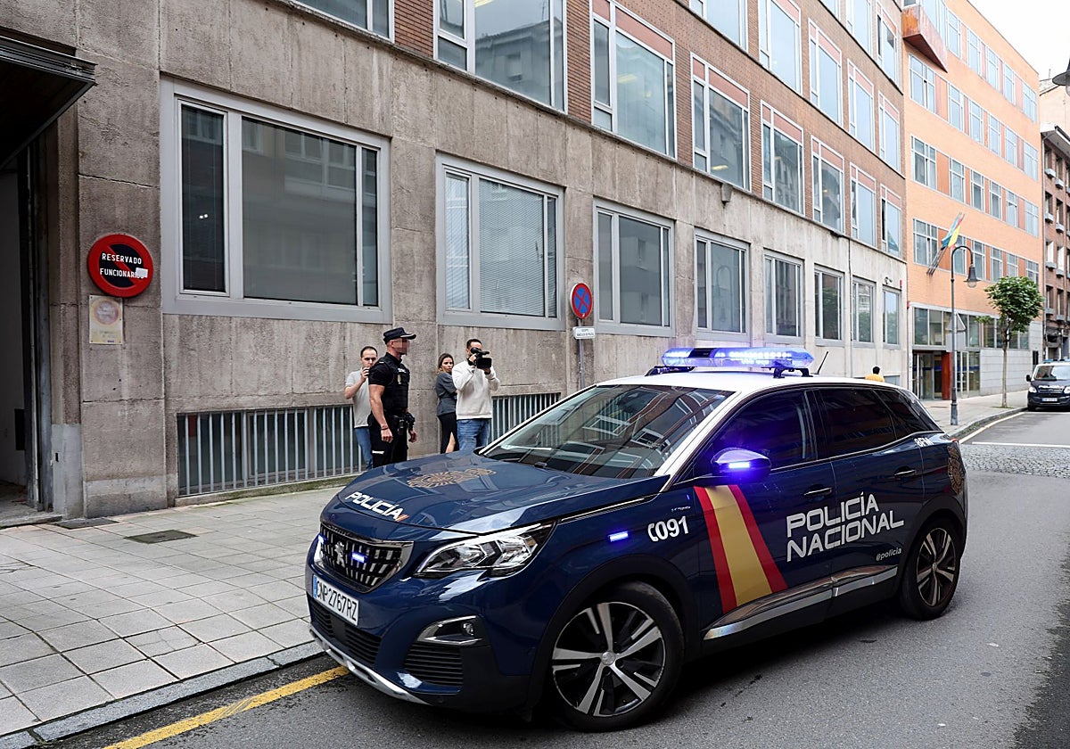 A juicio una mujer por hacer pintadas e insultar a una familia de origen sirio residente en Avilés: «Vuelta a vuestro país»