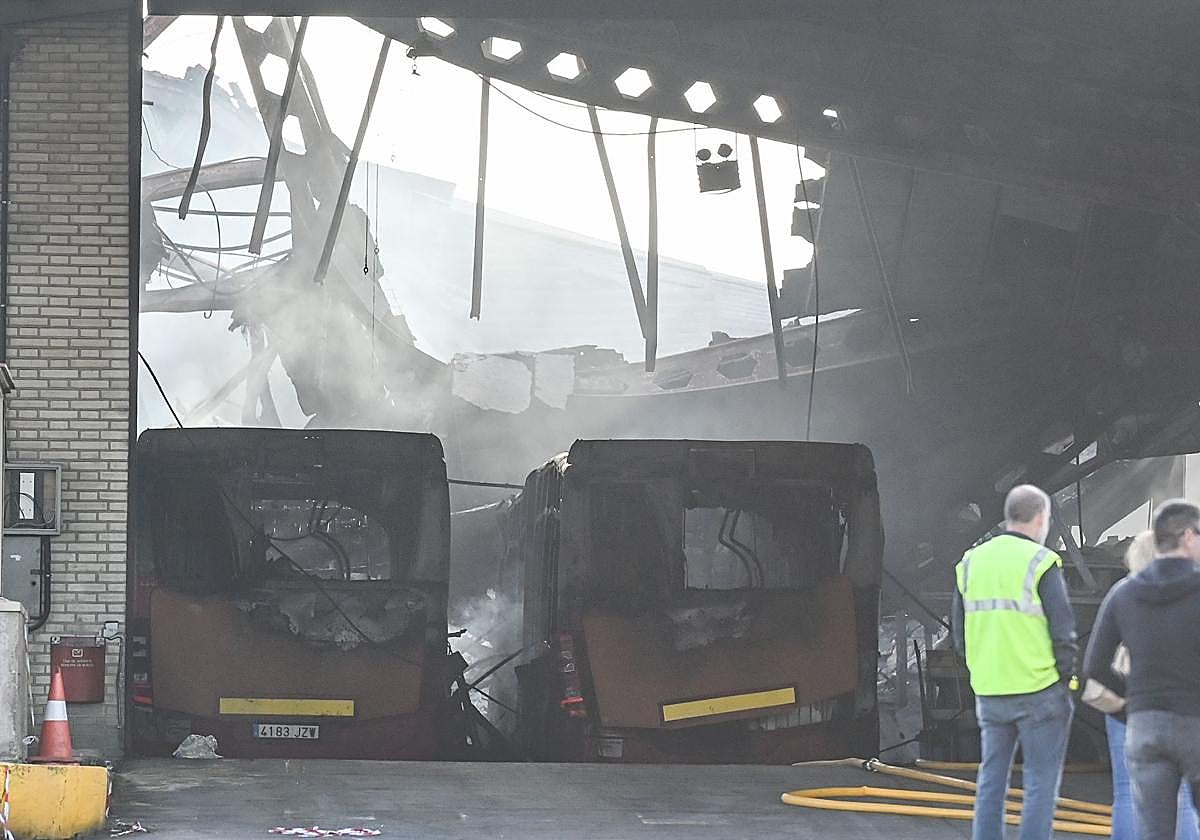 Madrid cede gratis 40 autobuses para restablecer el servicio de transporte en Burgos tras el incendio