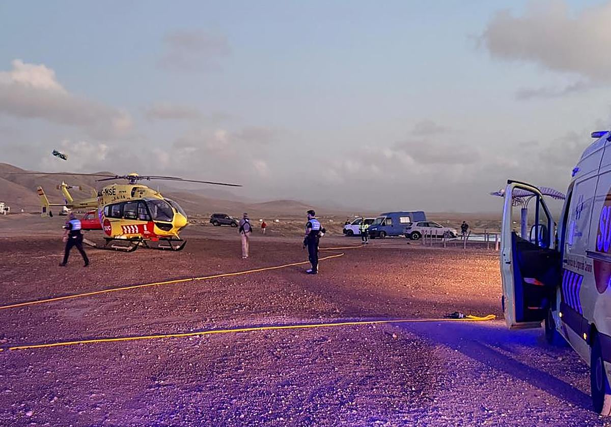 Menor herido grave tras caer desde más de siete metros de altura en El Cotillo