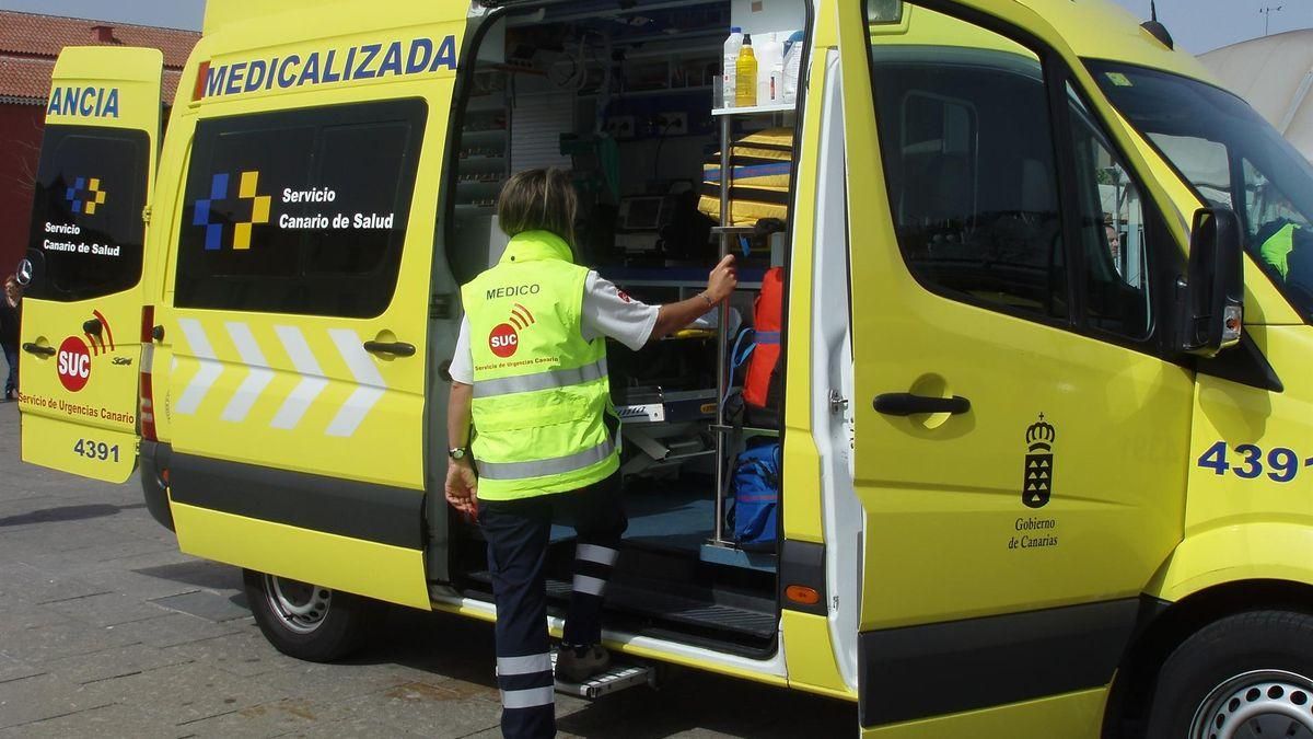 Menor de ocho años herido de gravedad tras colisión de coche contra muro en Adeje, Tenerife