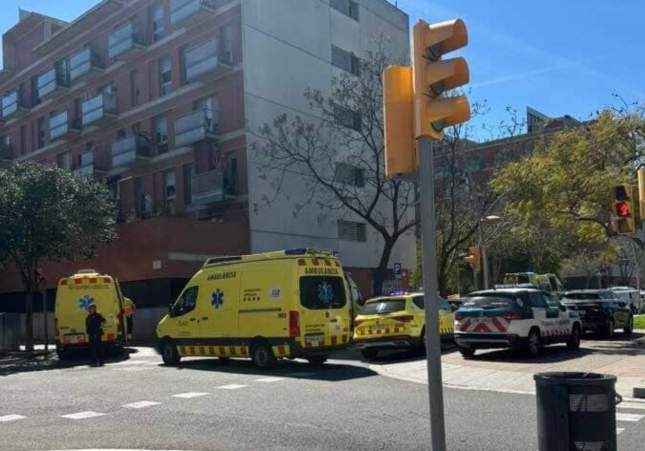 Muere ladrón tras intentar robar a un hombre en silla de ruedas en Barcelona