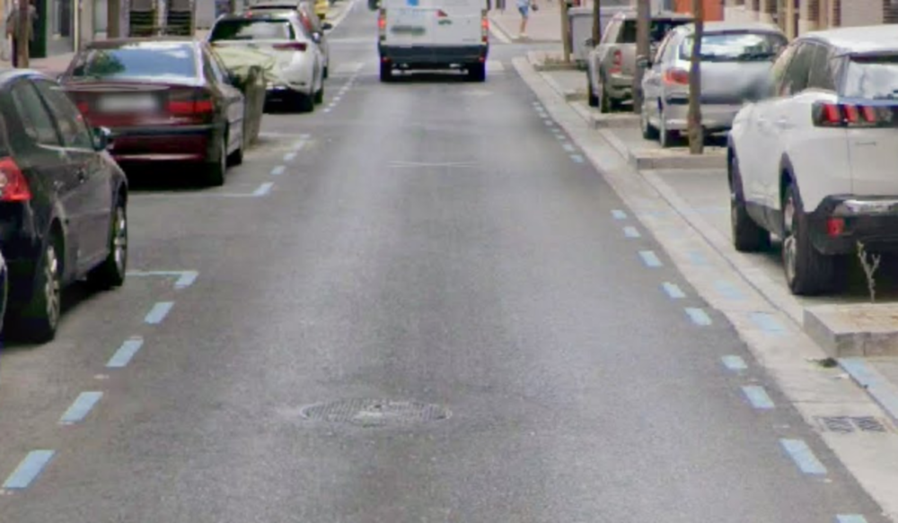 Mujer herida en colisión de dos coches en la calle Nicasio Pérez, en accidente de tráfico registrado por la mañana