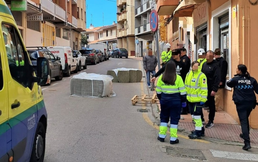Peatón resulta herido tras ser impactado por material caído de una obra en la ciudad