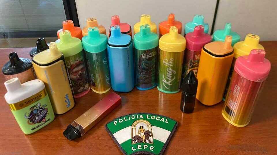 Intervenidos numerosos vapers a estudiantes en un instituto de Lepe