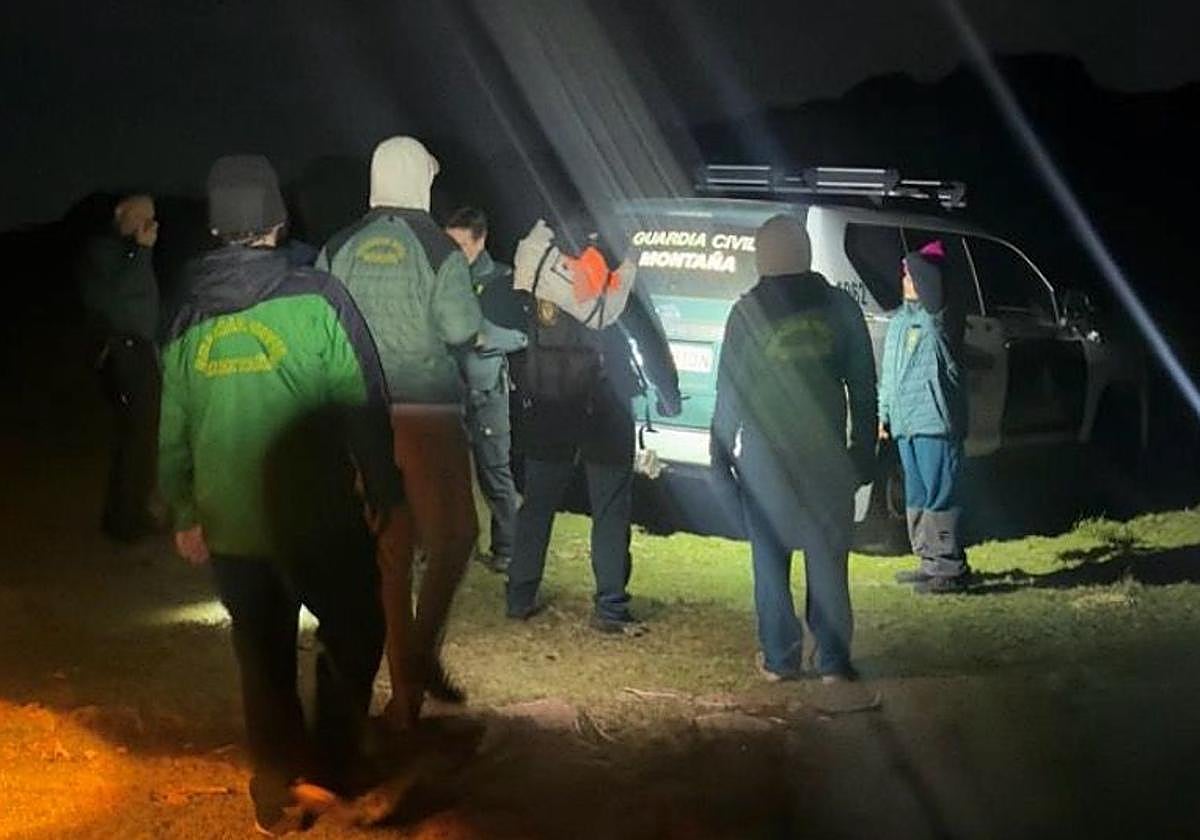 Rescatan a cuatro senderistas que se habían perdido en una zona montañosa de Guijo de Santa Bárbara