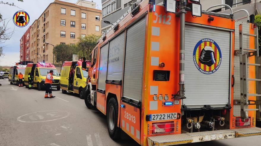 Rescatan a un septuagenario tras caerse y clavarse una hoz en el abdomen en Valencia