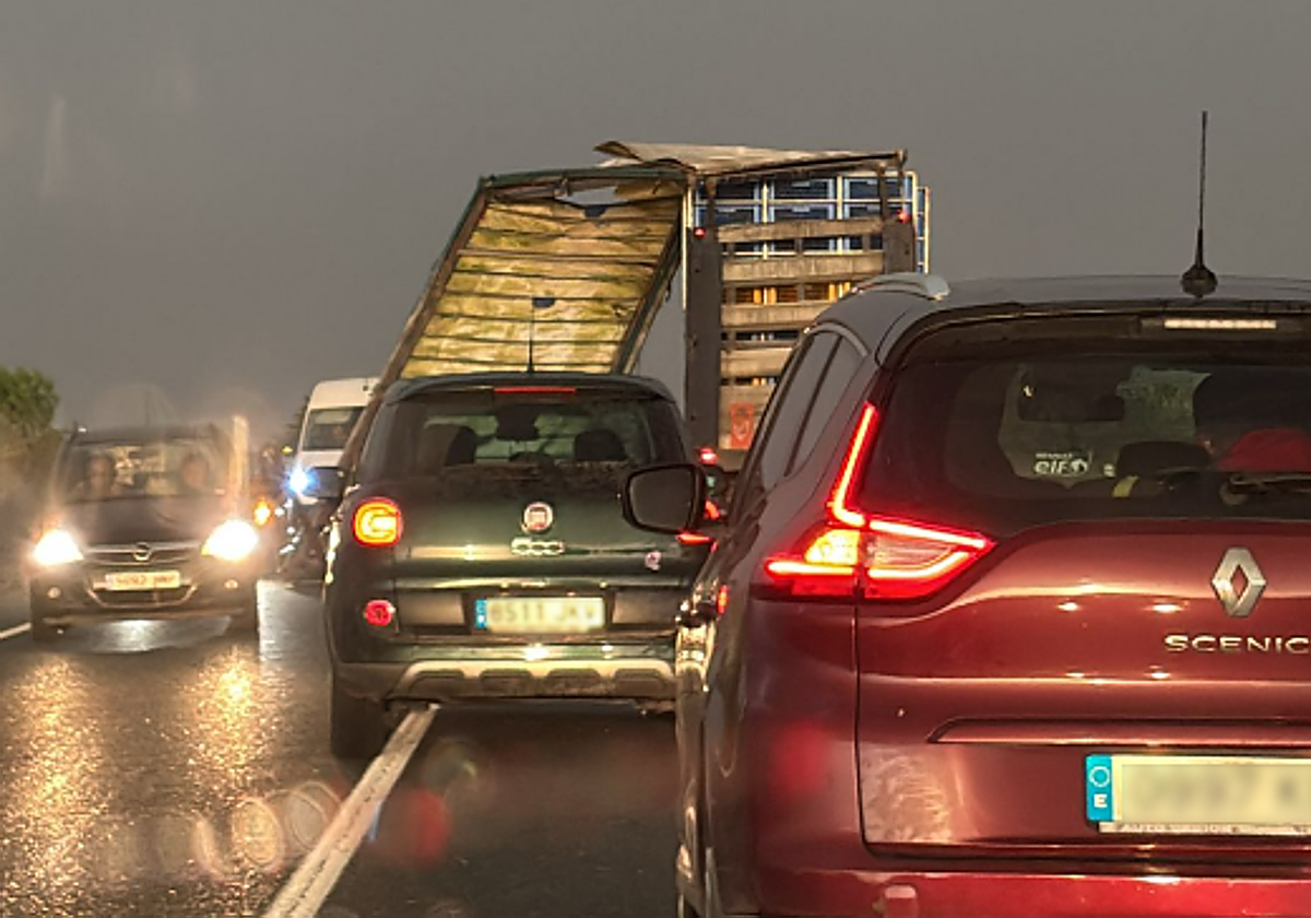 Tormenta provoca aparatoso incidente en la N-232 a la altura de San Asensio
