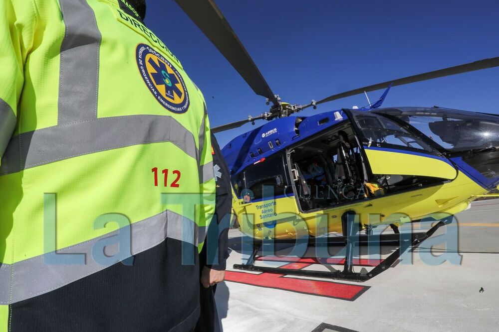 Evacuado en helicóptero un trabajador tras caer de un tejado