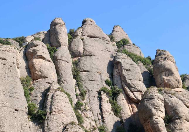 Tragedia en Montserrat: Dos escaladores mueren tras desprendimiento de rocas, prohibido el acceso a cinco vías de escalada
