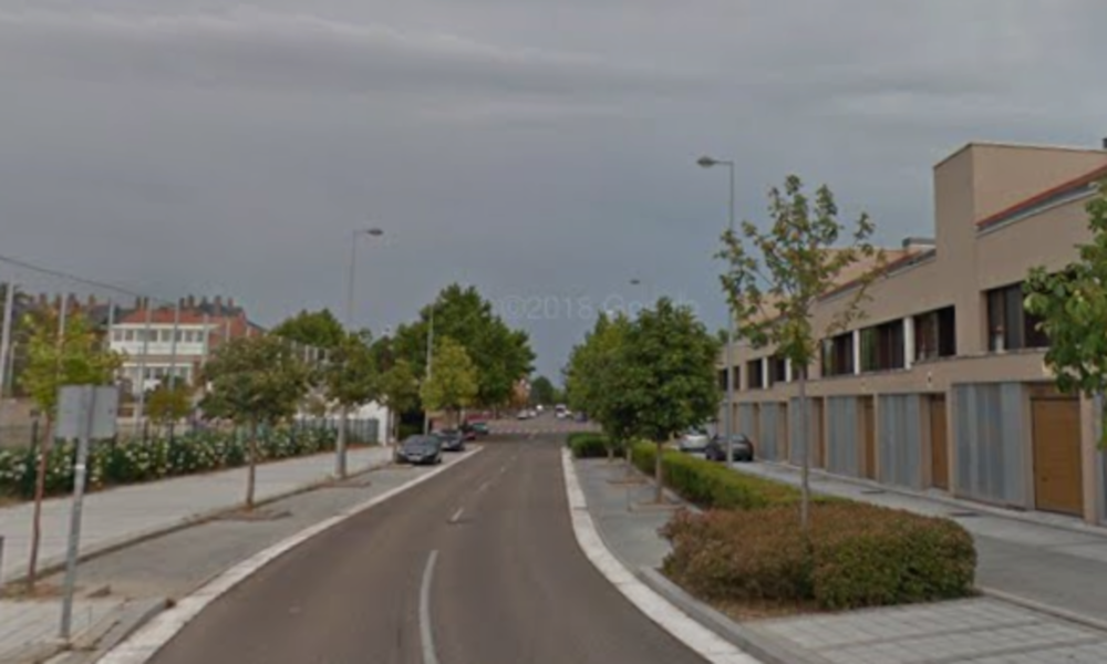 Atropellan a una niña que iba en un carrito en calle Limonero