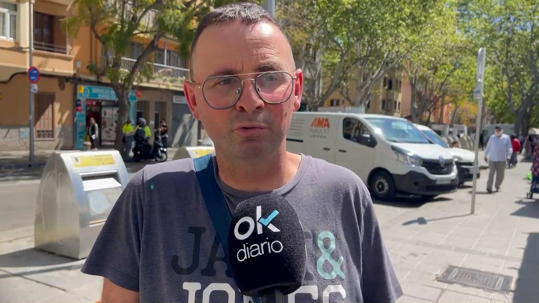 La víctima de la paliza homófoba en el mercado de Pere Garau: «Me dejaron con la oreja sangrando y tirado en el suelo»