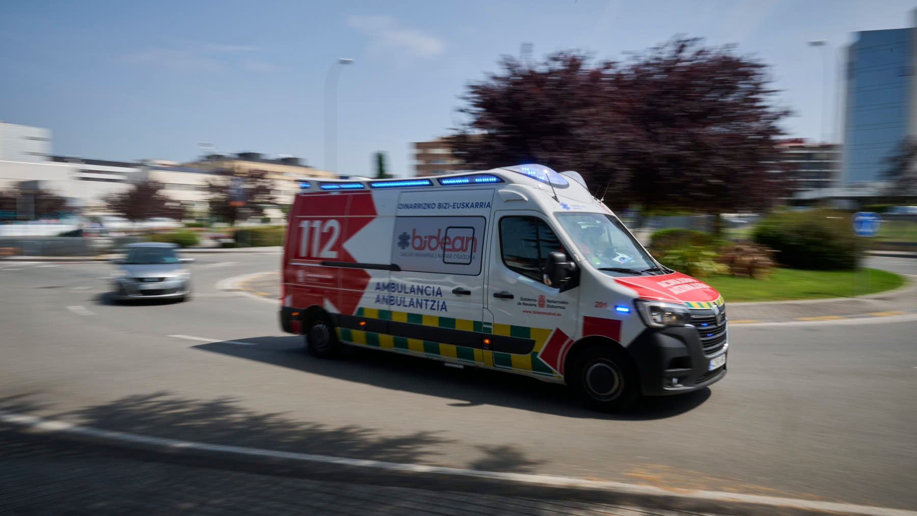 Dos hombres trasladados al hospital tras un accidente entre un coche y una furgoneta en Navarra