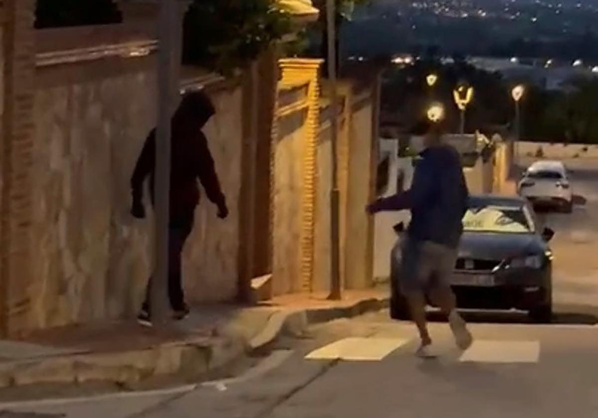 Alhaurín de la Torre: Valiente vecino graba intento de robo y activa alarma en la comunidad
