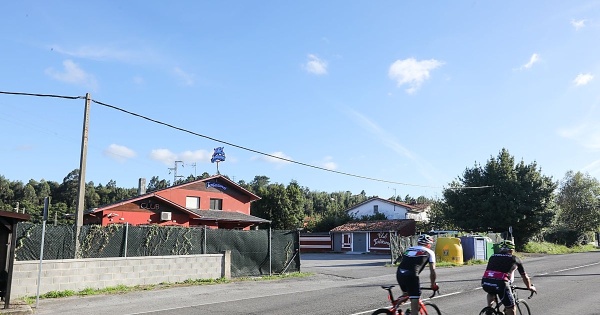 Bomberos de Asturias protagonizan espectacular rescate de ciclista herido en Vegarrozadas