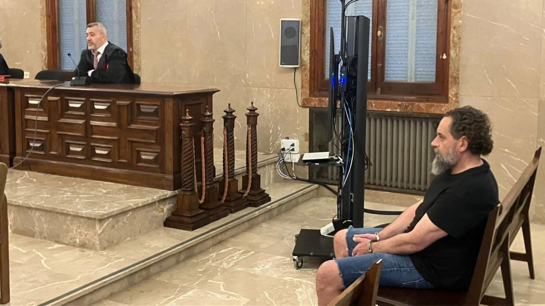 Prisión permanente revisable para el hombre que asesinó a su suegra a patadas en la Colònia de Sant Jordi