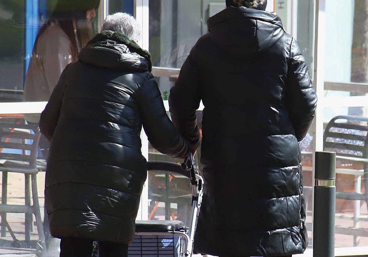 Condenada en Salamanca por quedarse dinero de la anciana con demencia a la que cuidaba