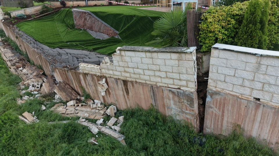 Al menos una docena de vecinos desalojados por un derrumbe en Nalda