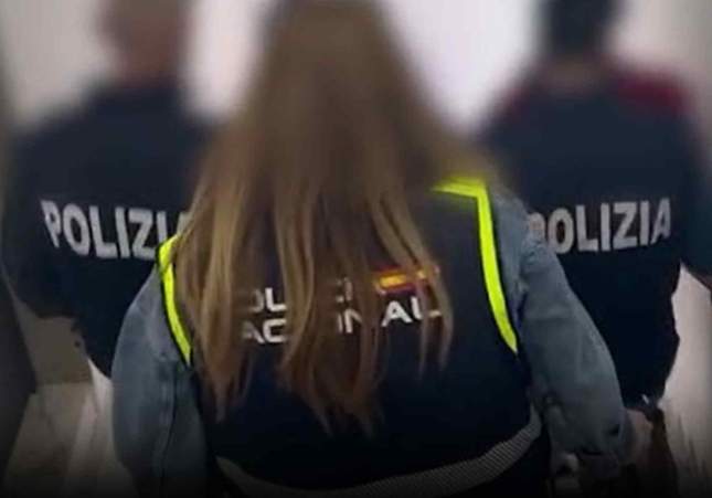 Desarticulada banda que viajaba desde Nápoles para robar relojes de lujo a turistas en Barcelona