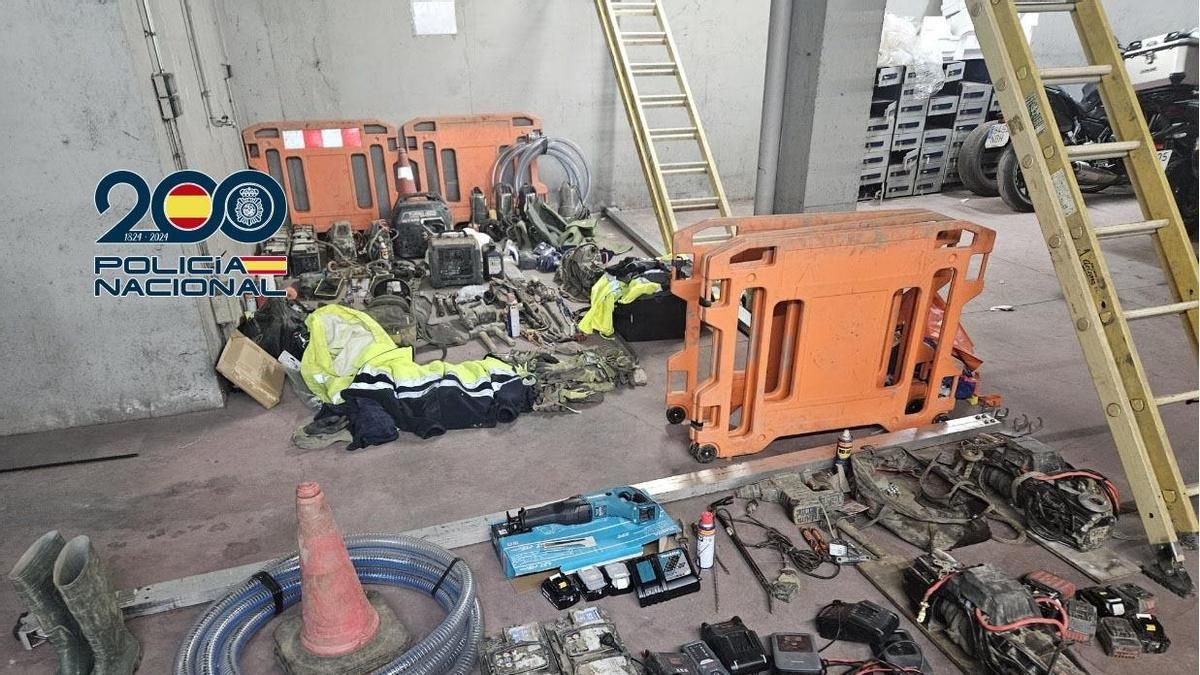 Material intervenido por la Policía Nacional en Ponferrada en una operación por un intento de sustraer cobre.