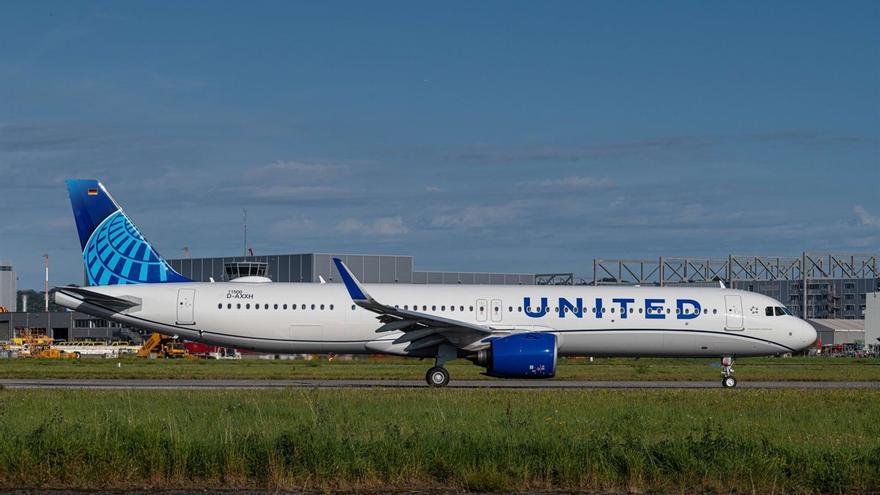 Un avión con destino a Mallorca regresa a Estados Unidos por un dispositivo Bluetooth llamado 'bomba'
