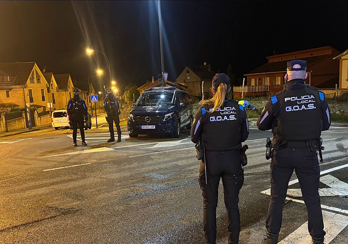 Espectacular persecución en Oviedo: un joven sin carné huye de la Policía Local y agrede a dos agentes