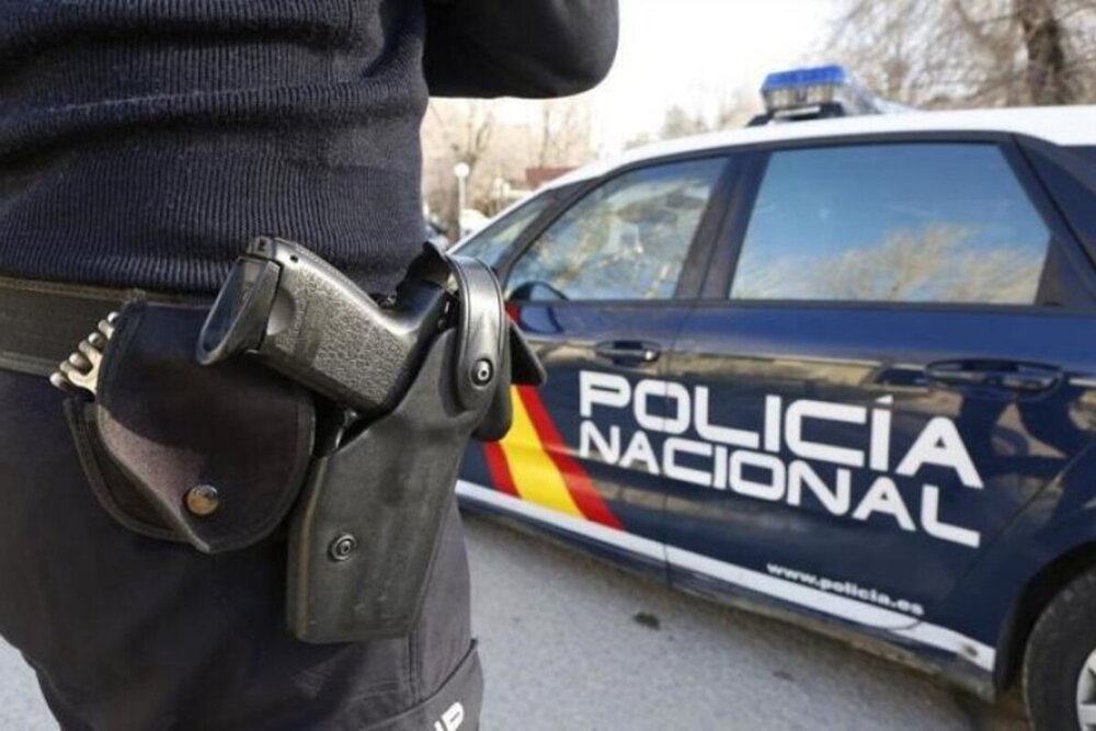 Un ladrón reincidente roba 800 euros en una frutería