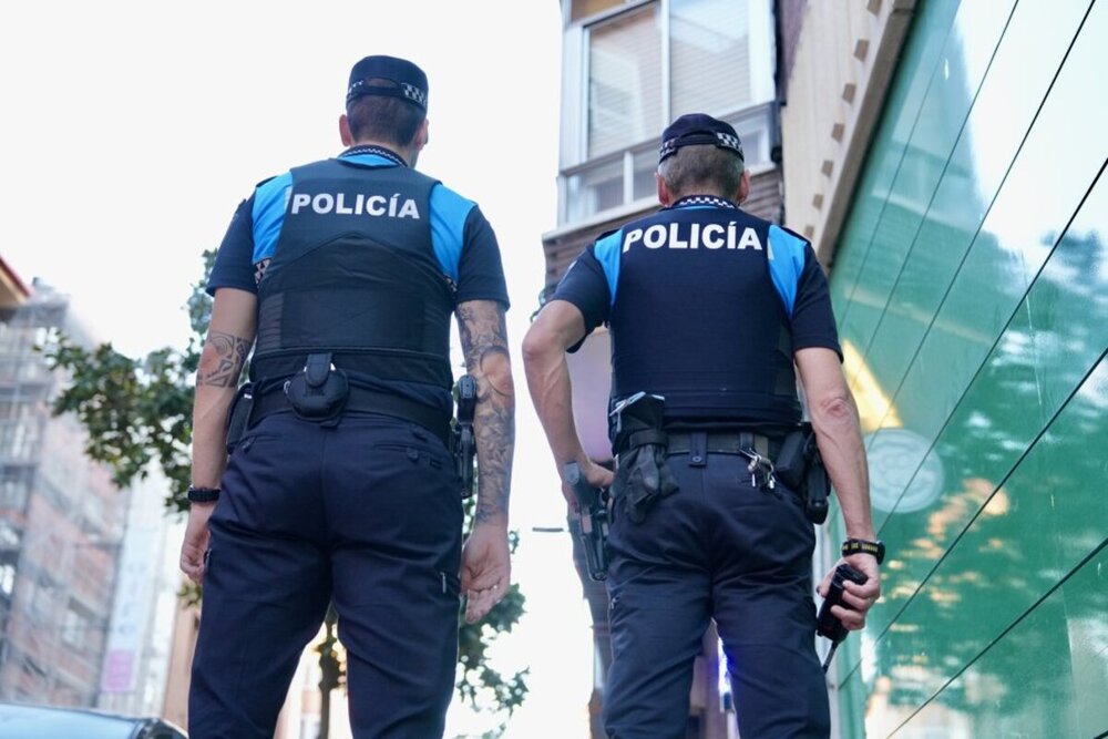 Detenido por agredir a dos policías al no realizar un arresto