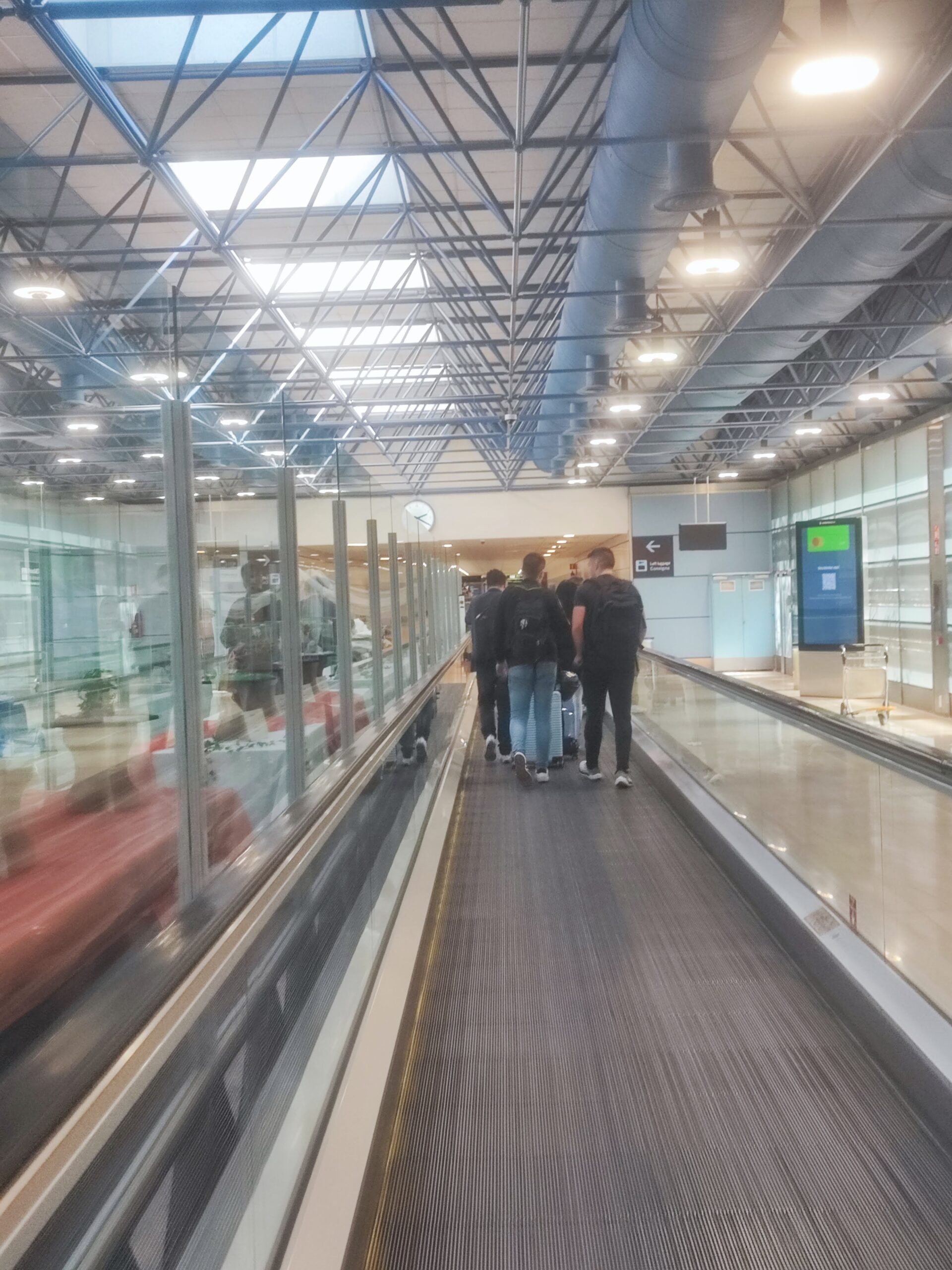 Detenidos en Barajas con 18 kilos de heroína ocultos en paquetes de café