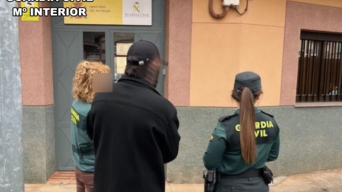 Uno de los detenidos y presunto autor de un delito de estafa.