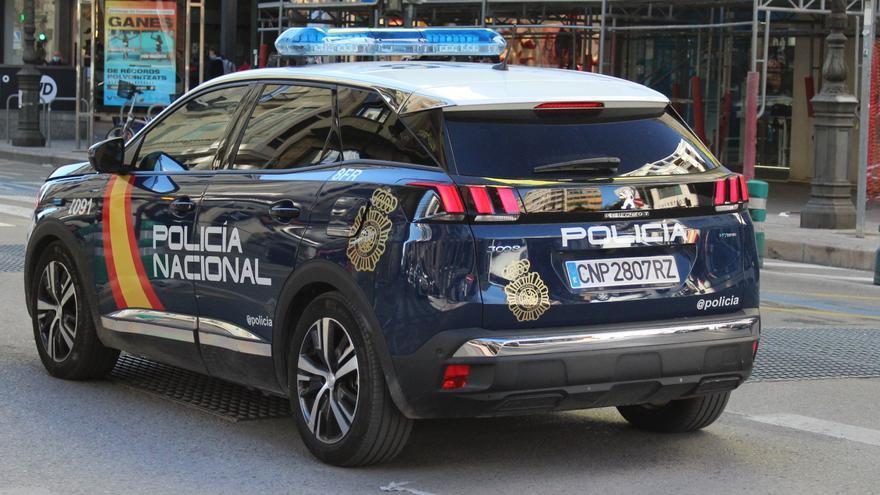 Detienen a una pareja por obligar a su hija de 16 años a casarse en contra de su voluntad en Valencia