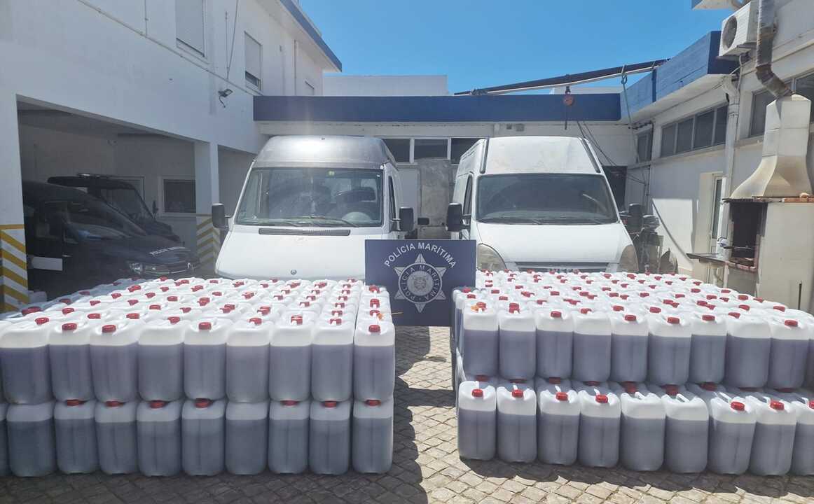 El petaqueo sigue disparado en Huelva, Cádiz y el Algarve: miles de litros de combustible incautados en nuevos operativos