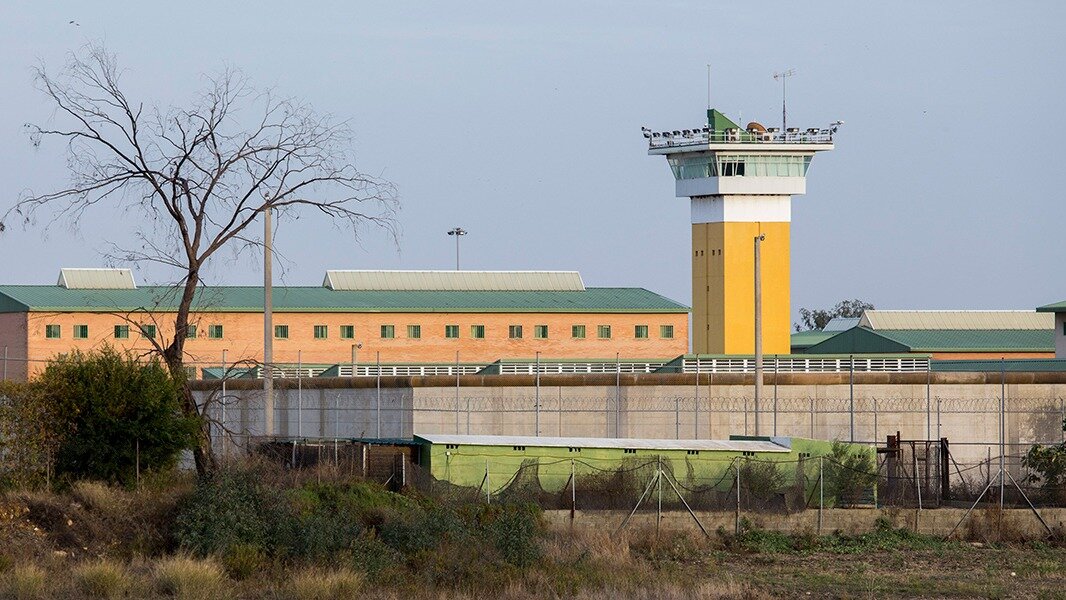 Saltan las alarmas en la cárcel de Huelva tras un nuevo ataque a un funcionario
