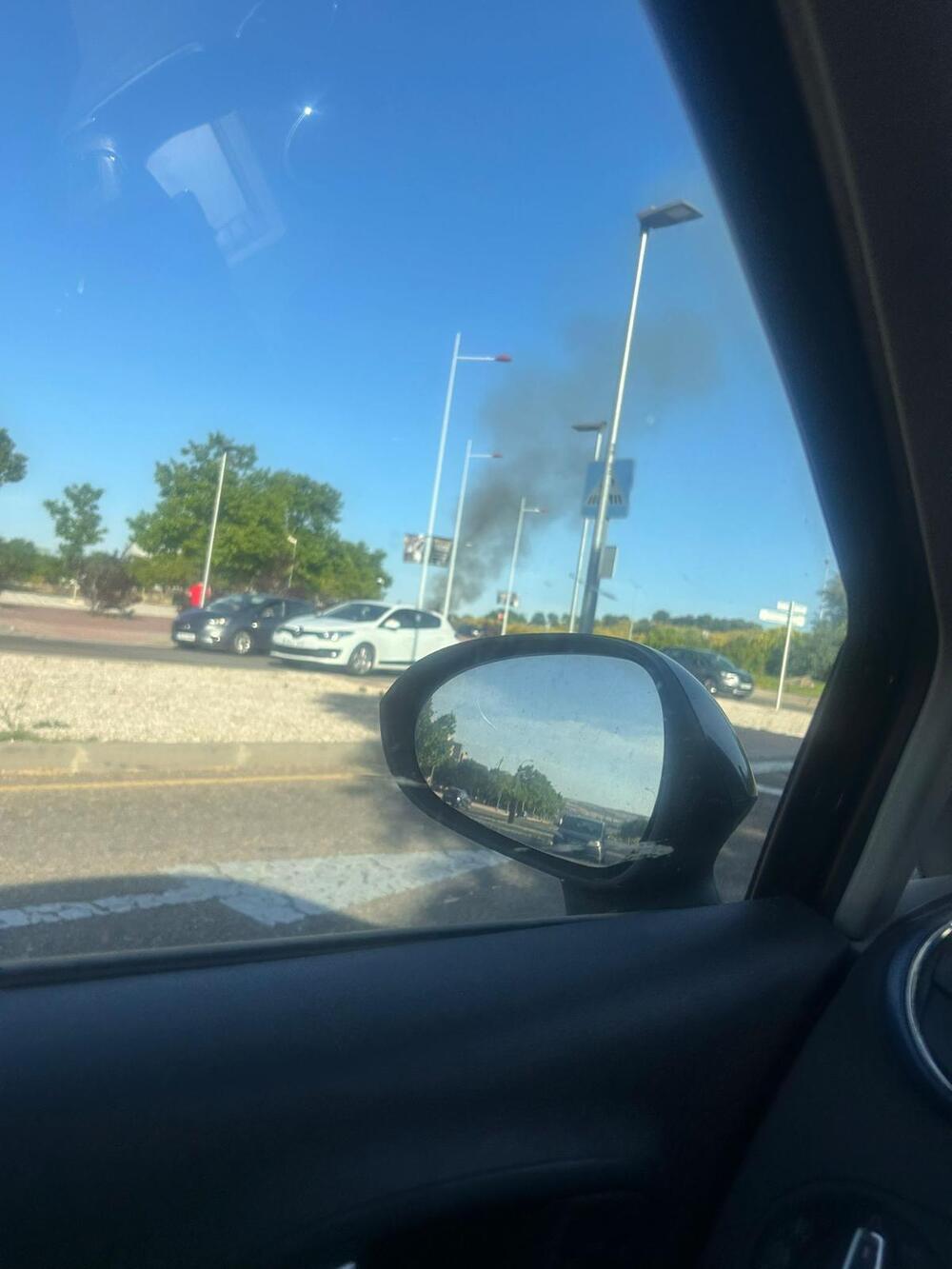 Declarado un incendio de pastos tras el Hospital Universitario