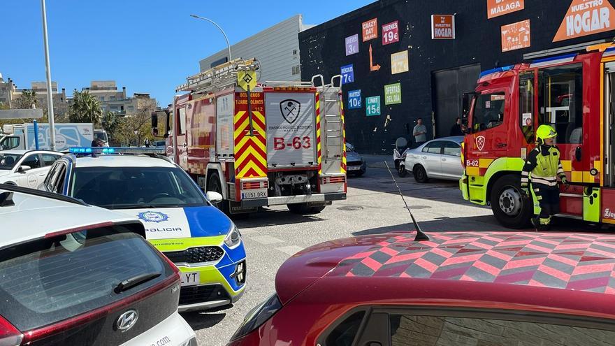 Un incendio en un céntrico hotel de Málaga obliga a evacuar de madrugada a más de un centenar de personas