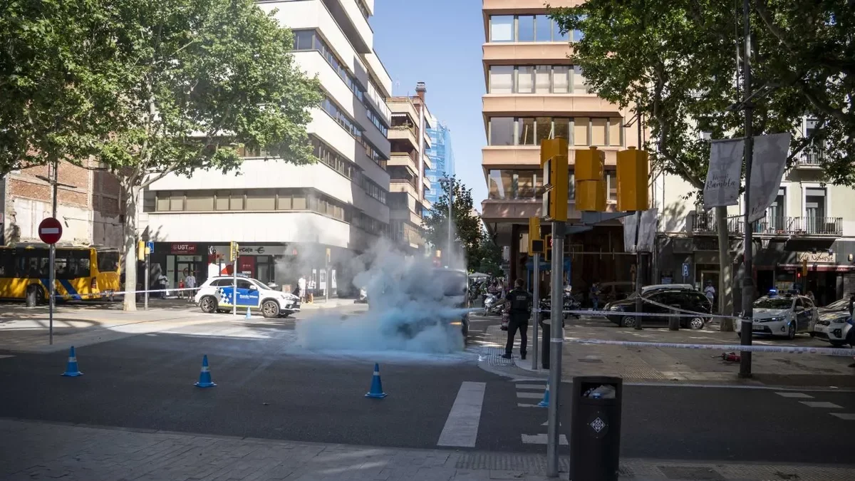 Arden dos vehículos en solo cuatro horas