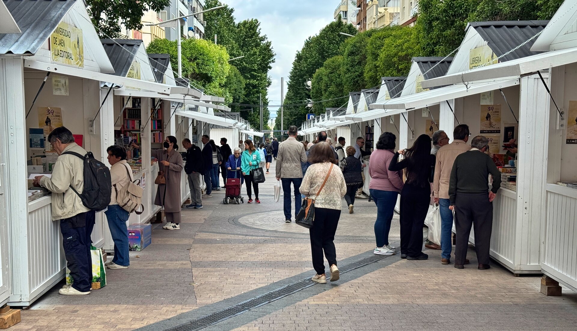Intento de robo en la Feria del Libro de Jaén: ladrones se llevan solo dos cargadores