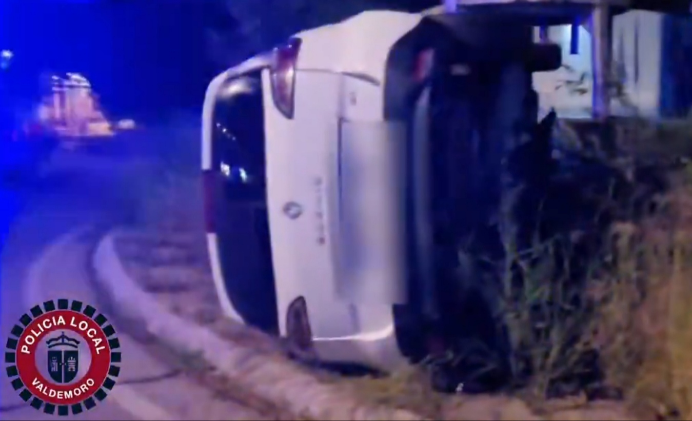 Investigan en Valdemoro a un menor que cogió el coche familiar, se emborrachó y se accidentó