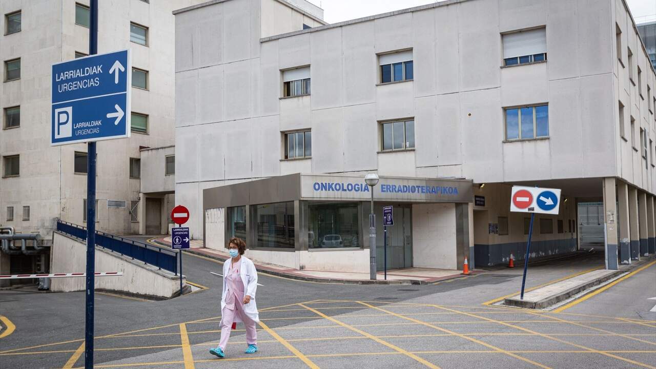 Un joven de 25 años resulta herido de gravedad en un accidente con su coche en una carretera de Navarra