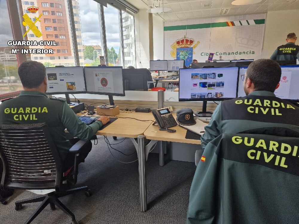 La Guardia Civil desmantela estafa de 4.000 euros a empresa vallisoletana por compra de contenedores online