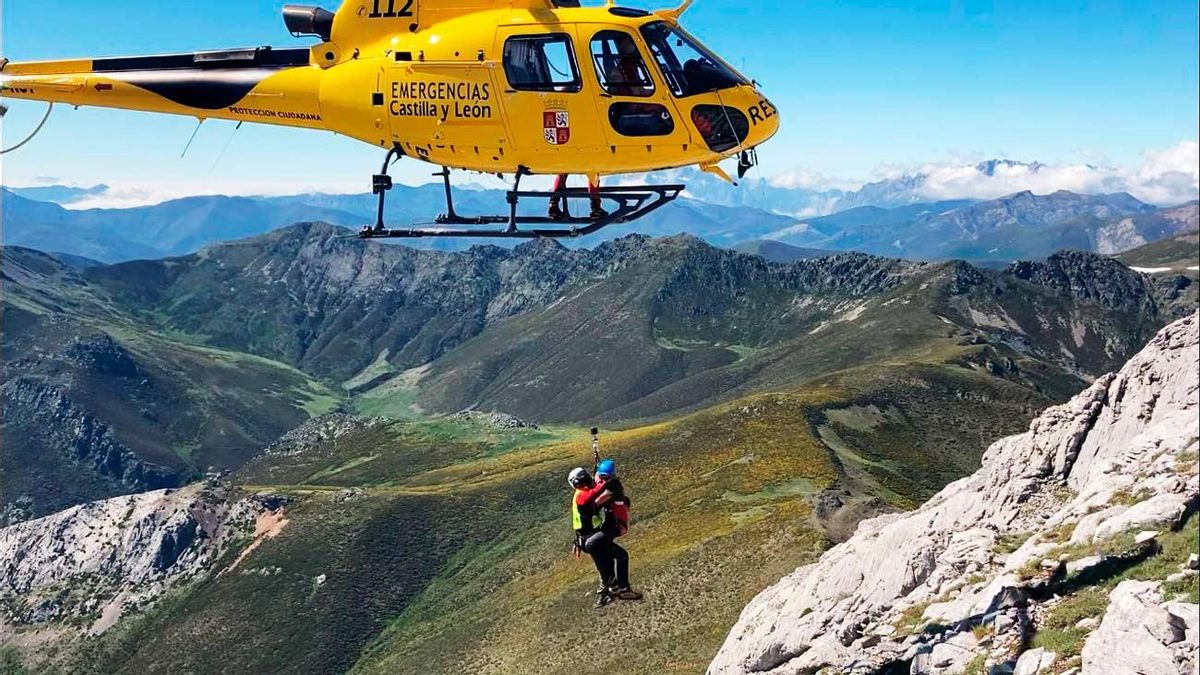 Helicóptero de rescate de emergencias del 1-1-2 de la Junta de Castilla y León en acción, archivo.