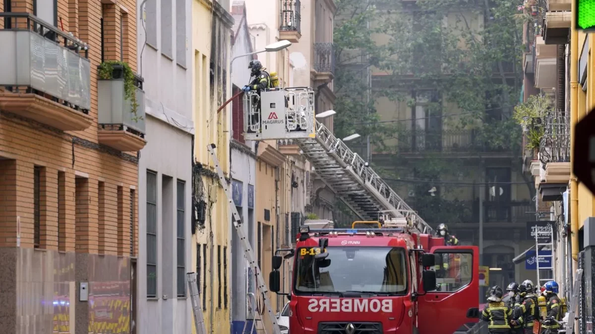 Dos hospitalizados por quemaduras por una explosión de butano en Barcelona