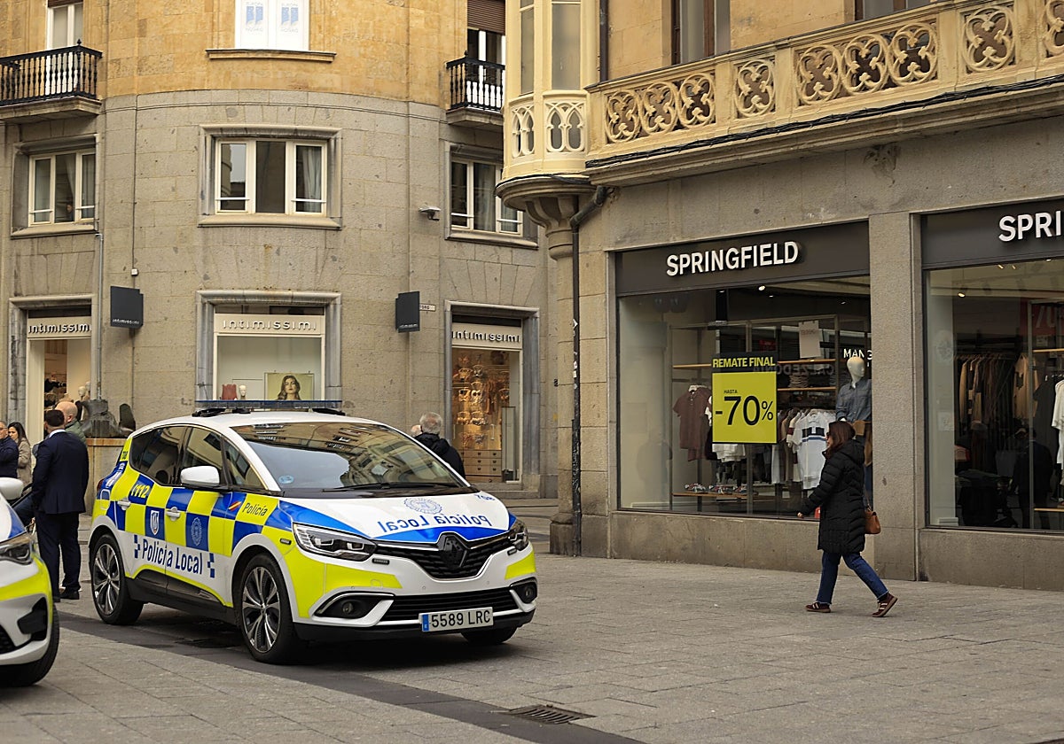 Pareja detenida por robar un teléfono y amenazar a la Policía en Salamanca