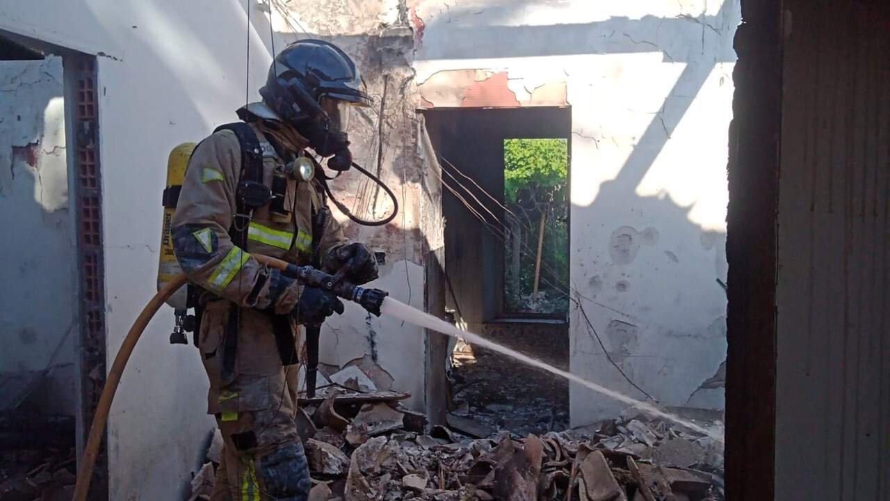 Persona desaparecida tras incendio en la Atalaya de Mazarrón: servicios de emergencia buscan entre escombros