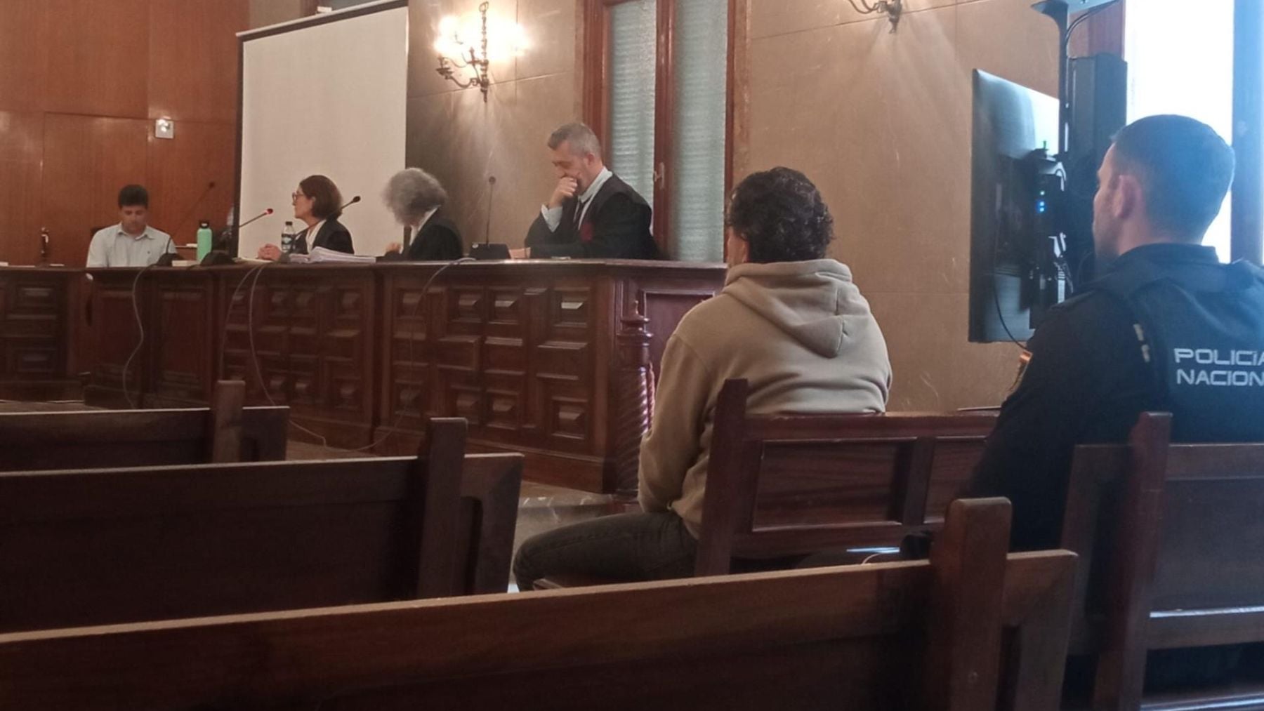 Expulsan del juicio al acusado de matar a su ex suegra a patadas en Mallorca por alegar indefensión