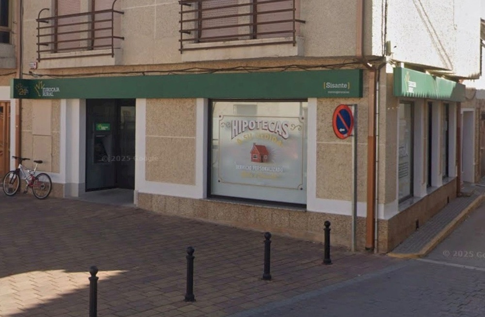 Cinco encapuchados roban la caja fuerte de un banco en Sisante