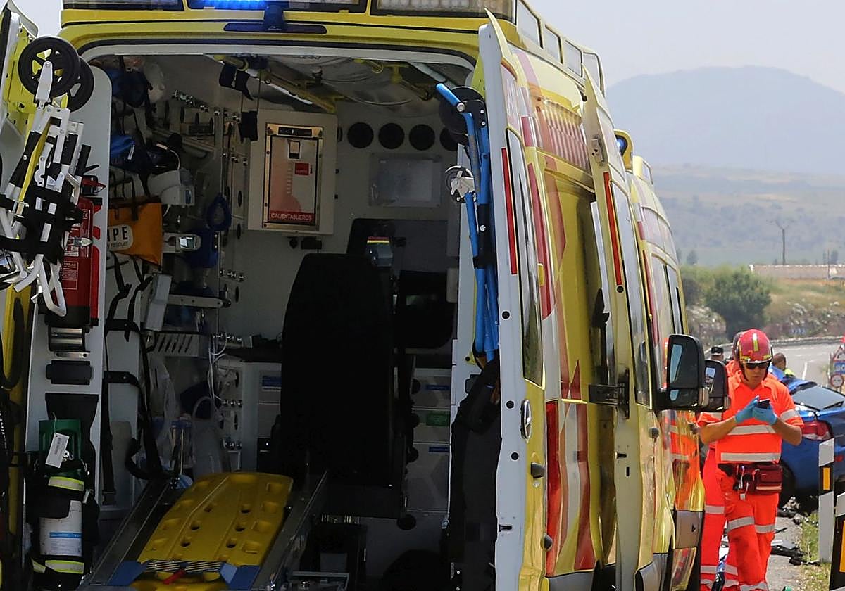 Colisión entre un camión y un turismo en la autovía A-66 en Salamanca