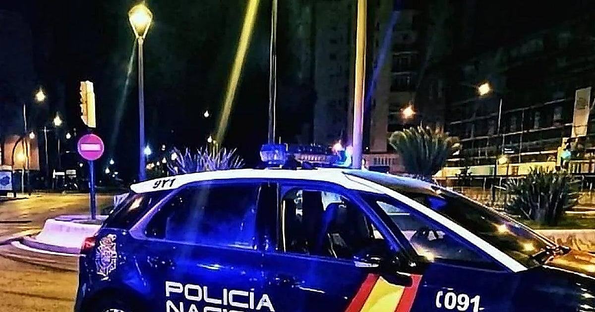 Tensa persecución en Fuengirola: embiste a los patrullas tras darse a la fuga de un control