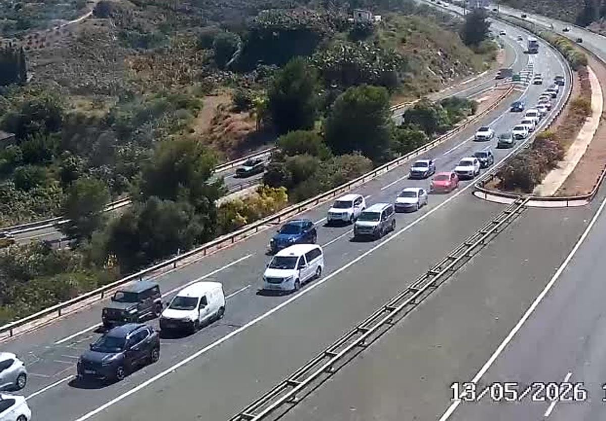 Un motorista fallecido y tres personas heridas en dos accidentes ocurridos a poca distancia en la A-7